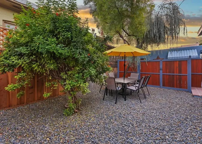 Historic Unique Getaway-walk To 4th Ave Tucson